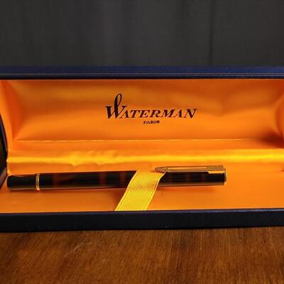 Lot 141: Vintage WATERMAN Made in France Fountain Pen w/ Case