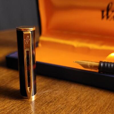 Lot 141: Vintage WATERMAN Made in France Fountain Pen w/ Case