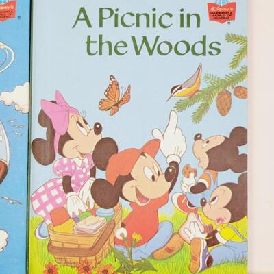 DISNEYS WONDERFUL WORLD OF READING BOOKS BUNDLE - MICKEY & FRIENDS