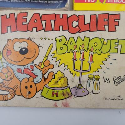 VINTAGE GARFIELD & HEATH CLIFF BOOK BUNDLE