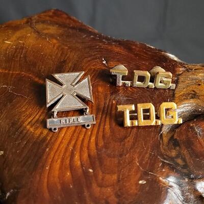 Lot 146: Vintage Military Pin Bundle (Sterling Rifle Infantry + 2 TDG)