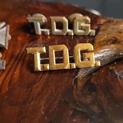 Lot 146: Vintage Military Pin Bundle (Sterling Rifle Infantry + 2 TDG)