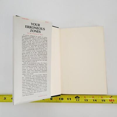 1976 YOUR ERRONEOUS ZONES BY DR WAYNE W. DYER  HARDBACK BOOK