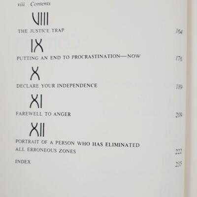 1976 YOUR ERRONEOUS ZONES BY DR WAYNE W. DYER  HARDBACK BOOK