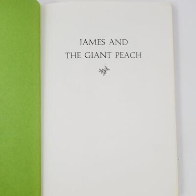JAMES & THE GIANT PEACH BY ROALD DAHL
