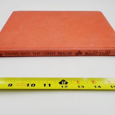 JAMES & THE GIANT PEACH BY ROALD DAHL