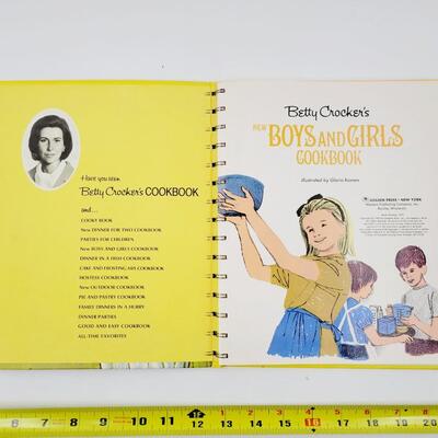 1950 BETTER HOMES & GARDEN STORYBOOK