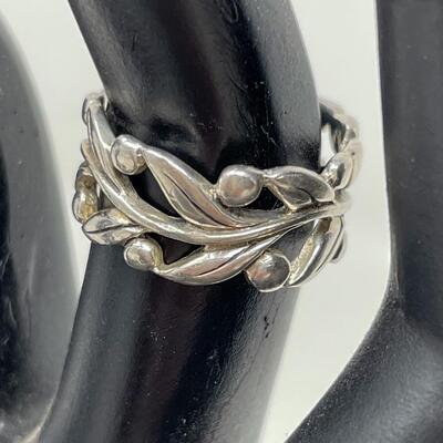 STERLING 925 LEAF & BERRY RING - APPROX SIZE 5.75
