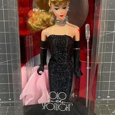 Solo in the Spot Light Blond Barbie b- 225