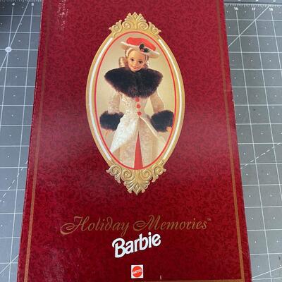 250 Halmarks Special Edition Barbie Holiday Memories 1995 