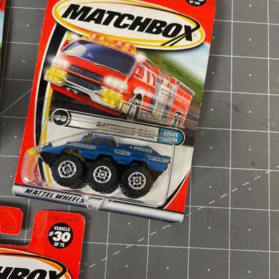 Matchbox Cards New on the card Emergency Vehicles 