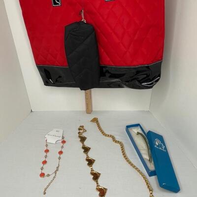 Tote, hair clip, necklace, belt