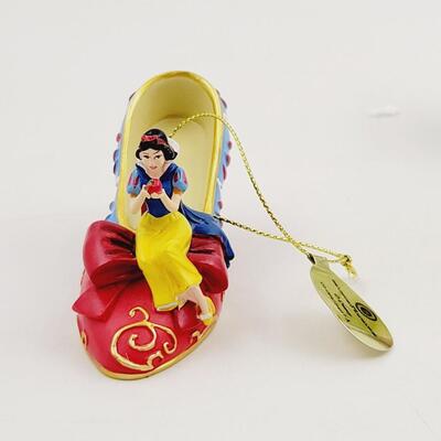 BRADFORD EXCHANGE DISNEYS ONCE UPON A TIME SLIPPER "SNOW WHITE & AURORA" ORNAMENT