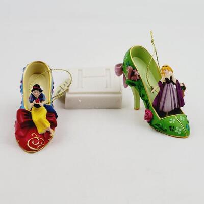 BRADFORD EXCHANGE DISNEYS ONCE UPON A TIME SLIPPER "SNOW WHITE & AURORA" ORNAMENT