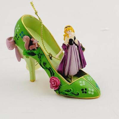 BRADFORD EXCHANGE DISNEYS ONCE UPON A TIME SLIPPER "SNOW WHITE & AURORA" ORNAMENT