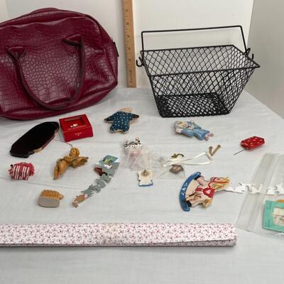 Basket, miniatures, bag