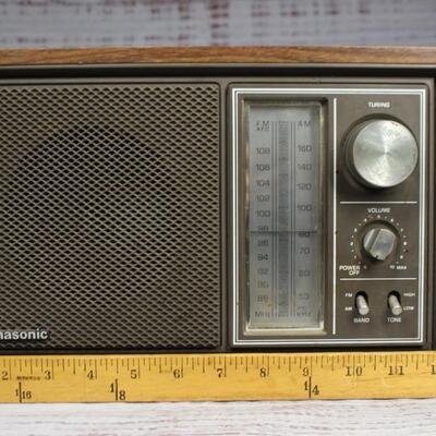 Vintage Made in Japan Panasonic AM/FM Radio