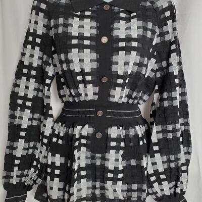 Chanel Spring 2017 Black and White Tunic Top size 42 New with tags