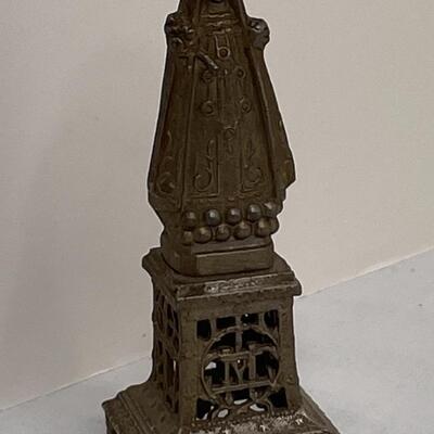 Bathroom items and brass Priest brass miniature