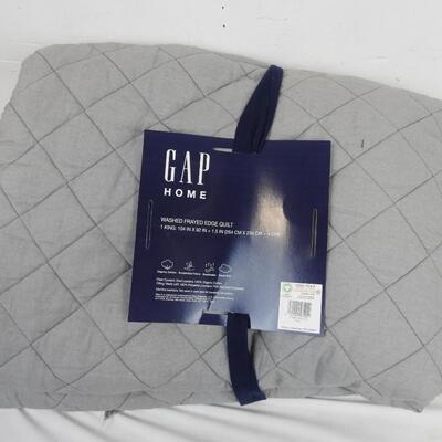 Gap Home Grey Quilt, King, Near New