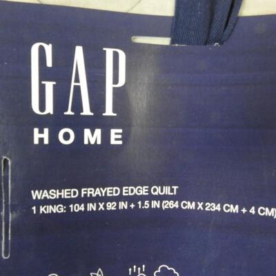 Gap Home Grey Quilt, King, Near New