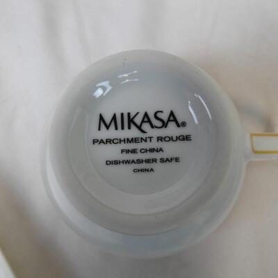 19 pc Kitchen: Lunch Bags, Mikasa Mugs, Bowls, Reusable Ice Cubes