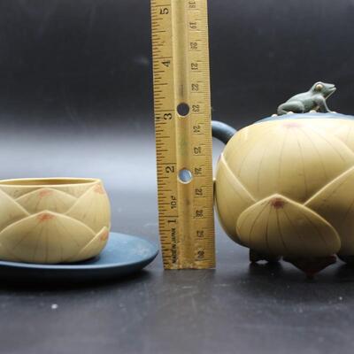 Vintage Nature Company Collectible Yixing Ornate Lotus Flower Frog Teapot and Teacup Set