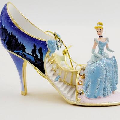 BRADFORD EXCHANGE DISNEY ONCE UPON A TIME SLIPPERS "CINDERELLA & SNOW WHITE" ORNAMENTS