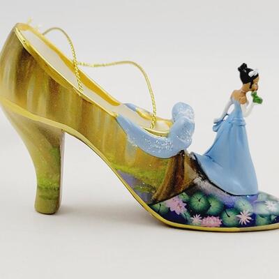 BRADFORD EXCHANGE DISNEY ONCE UPON A TIME SLIPPERS " TIANA & POCAHONTAS" ORNAMENTS