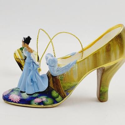 BRADFORD EXCHANGE DISNEY ONCE UPON A TIME SLIPPERS " TIANA & POCAHONTAS" ORNAMENTS