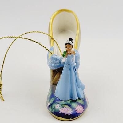 BRADFORD EXCHANGE DISNEY ONCE UPON A TIME SLIPPERS " TIANA & POCAHONTAS" ORNAMENTS