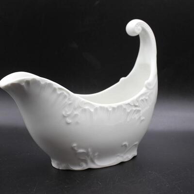 Vintage White Ceramic Decorative Gravy Sauce Boat