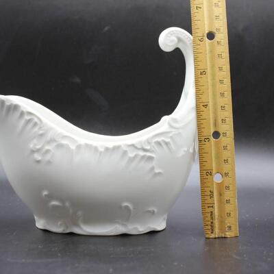 Vintage White Ceramic Decorative Gravy Sauce Boat