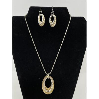 SILVER & GOLD TONED HAMMERED OVAL EARRING & NECKLACE SET