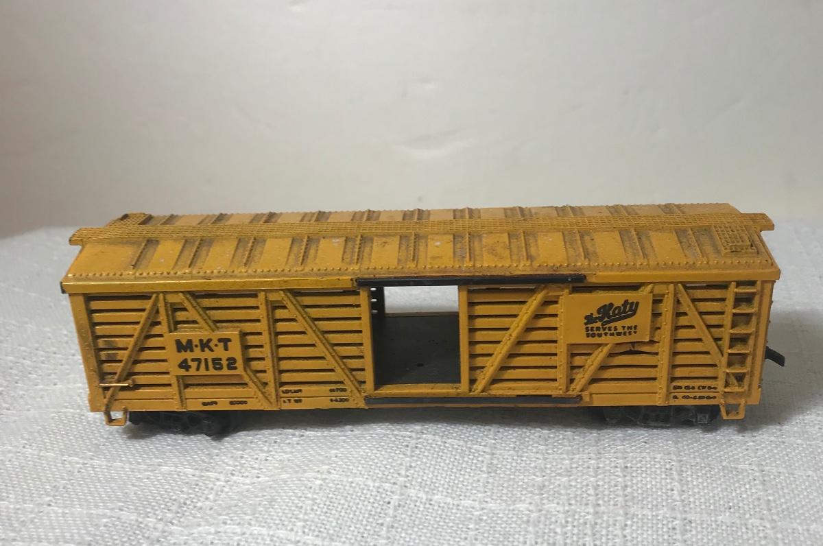 Lot 4: Varney Ho Scale Train Cars 