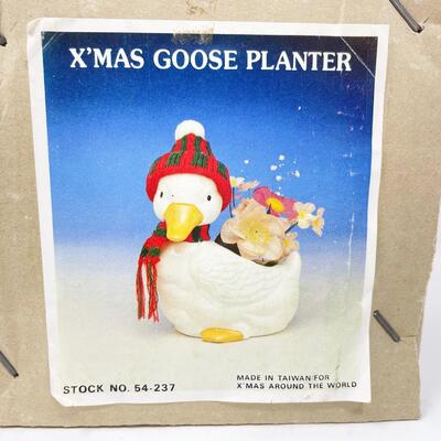 Xâ€™MAS GOOSE PLANTER - HOUSE OF LLOYD â€œCHRISTMAS AROUND THE WORLDâ€