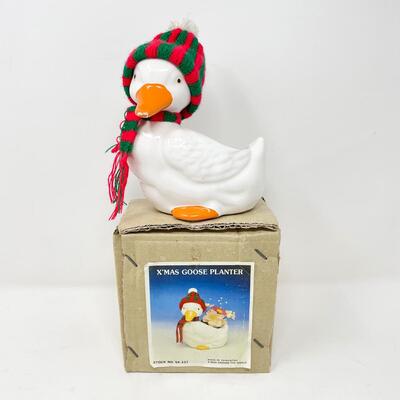 Xâ€™MAS GOOSE PLANTER - HOUSE OF LLOYD â€œCHRISTMAS AROUND THE WORLDâ€