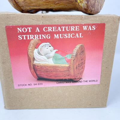 â€œNOT A CREATURE WAS STIRRINGâ€ MOUSE IN BED MUSICAL FIGURINE - HOUSE OF LLOYD â€œCHRISTMAS AROUND THE WORLDâ€