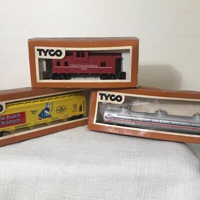 Lot 9: Tyco Train Cars In Boxes