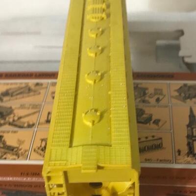 Lot 9: Tyco Train Cars In Boxes