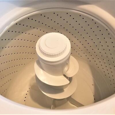 Lot #139  Kenmore Top Load High Efficiency Washer - like new