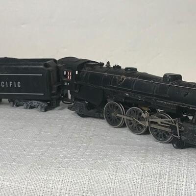 Lot 13: Vintage Mantua HO Union Pacific Locomotive Model Train