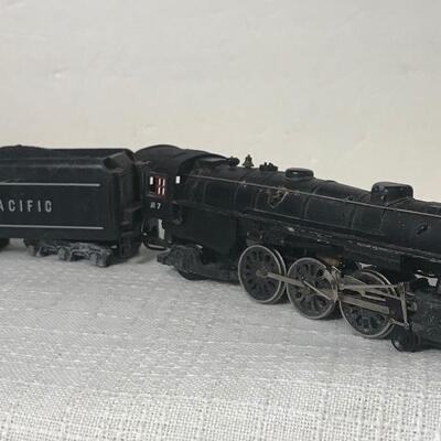 Lot 13: Vintage Mantua HO Union Pacific Locomotive Model Train