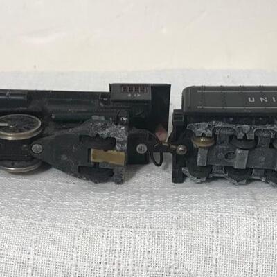 Lot 13: Vintage Mantua HO Union Pacific Locomotive Model Train