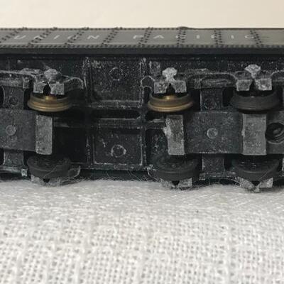 Lot 13: Vintage Mantua HO Union Pacific Locomotive Model Train