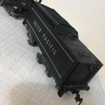 Lot 13: Vintage Mantua HO Union Pacific Locomotive Model Train