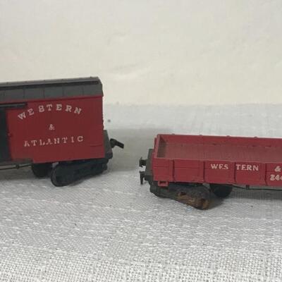 Lot 16: Pair Of Vintage Mantua Train Cars