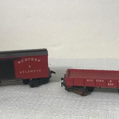 Lot 16: Pair Of Vintage Mantua Train Cars