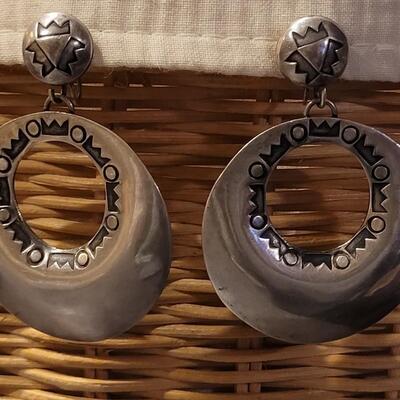 Lot 170: Old ZUNI House Sterling Screwback Earrings