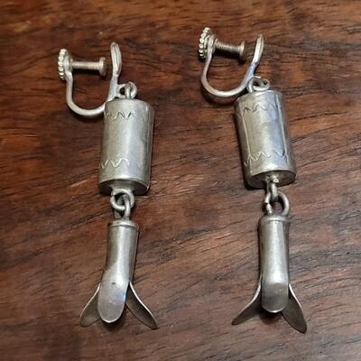 Lot 171: Old Pawn NAVAJO Sterling Squash Blossom Screwback Earrings